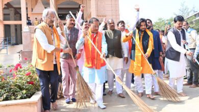 CM Vishnu Deo Sai: Chief Minister Vishnu Dev Sai cleaned the Shri Ram Temple premises by using a broom as part of the cleanliness campaign.