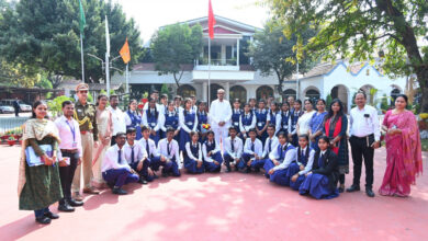 राज्यपाल रमेन डेका की पहल पर लोकभवन का विद्यार्थियों ने किया शैक्षणिक भ्रमण….