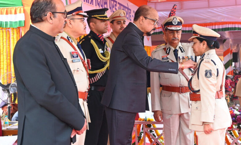 राज्यपाल रमेन डेका ने गणतंत्र दिवस समारोह में वीरता, शौर्य एवं उत्कृष्ट सेवा के लिए किया सम्मानित…..