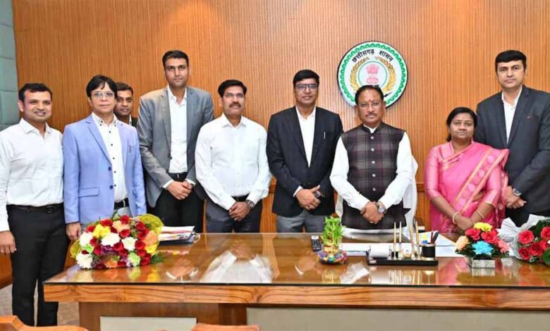 मुख्यमंत्री साय से नव नियुक्त आईएएस अधिकारियों की शिष्टाचार भेंट मुख्यमंत्री साय से नव नियुक्त आईएएस अधिकारियों की शिष्टाचार भेंट