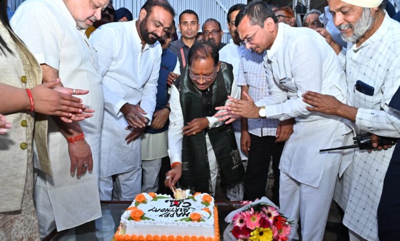 राज्य हज कमेटी एवं वक्फ बोर्ड के चेयरमेन ने दी मुख्यमंत्री को बधाई…. राज्य हज कमेटी एवं वक्फ बोर्ड के चेयरमेन ने दी मुख्यमंत्री को बधाई….