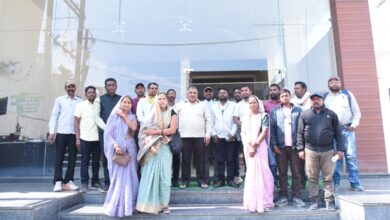 पर्यटन एवं संस्कृति मंत्री राजेश अग्रवाल ने लखनपुर में जनप्रतिनिधियों एवं नागरिकों से की भेंट, जनसमस्याओं के त्वरित निराकरण हेतु अधिकारियों को दिए आवश्यक दिशा-निर्देश…..