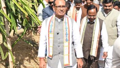 केन्द्रीय कृषि मंत्री शिवराज सिंह चौहान पहुंचे छत्तीसगढ़ के ग्राम गिरहोला एवं खपरी, खेत भ्रमण, पौधरोपण और किसानो से किया संवाद….