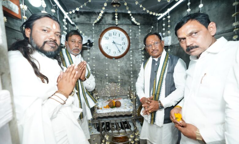 बाबा गुरू घासीदास जी के बताए मार्ग पर काम कर रही हमारी सरकार – मुख्यमंत्री विष्णु देव साय…. बाबा गुरू घासीदास जी के बताए मार्ग पर काम कर रही हमारी सरकार – मुख्यमंत्री विष्णु देव साय….