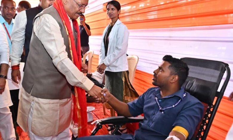 जन्मदिन पर सेवा का संदेश: मुख्यमंत्री विष्णु देव साय ने जन्मदिन पर रक्तदान शिविर का किया शुभारंभ….