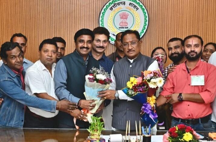 मुख्यमंत्री से छत्तीसगढ़ कर्मचारी अधिकारी फेडरेशन के प्रतिनिधिमंडल ने की मुलाकात…. मुख्यमंत्री से छत्तीसगढ़ कर्मचारी अधिकारी फेडरेशन के प्रतिनिधिमंडल ने की मुलाकात….