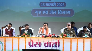 गृह, जेल मंत्री विजय शर्मा की आज छत्तीसगढ संवाद नवा रायपुर के ऑडिटोरियम में पत्रकारों से चर्चा करते हुए….