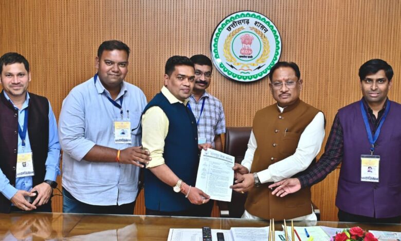 मुख्यमंत्री विष्णुदेव साय से प्रेस क्लब प्रतिनिधिमंडल ने की सौजन्य मुलाकात…. मुख्यमंत्री विष्णुदेव साय से प्रेस क्लब प्रतिनिधिमंडल ने की सौजन्य मुलाकात….