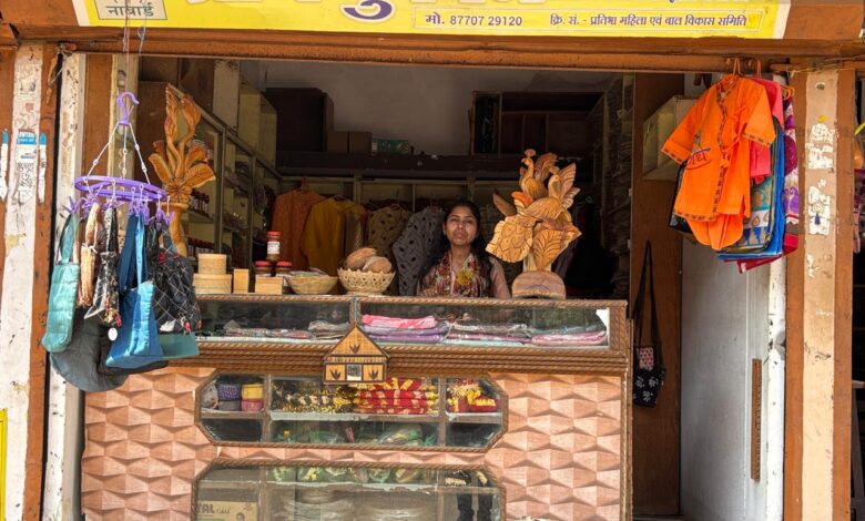 नाबार्ड की ‘ग्राम दुकान’ से स्व-सहायता समूह की महिलाएं बन रहीं आत्मनिर्भर, हुनर, कौशल और लघु उद्यम को मिल रहा सशक्त मंच, जीवन स्तर में हो रहा सुधार….