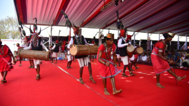 राष्ट्रपति के समक्ष बास्तानार के युवाओं ने ‘गौर नृत्य’ से बिखेरे अद्भुत लोक-रंग…..