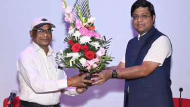 जनसंपर्क विभाग के अपर संचालक जे.एल. दरियो को सेवानिवृत्ति पर दी गई गरिमामय विदाई….