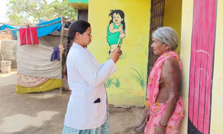 आयुष्मान और वय वंदन कार्ड वितरण में प्रदेश का अग्रणी जिला बना बस्तर, जिले में पदस्थ महिला शक्ति के सहयोग से हासिल हुई उपलब्धि….. आयुष्मान और वय वंदन कार्ड वितरण में प्रदेश का अग्रणी जिला बना बस्तर, जिले में पदस्थ महिला शक्ति के सहयोग से हासिल हुई उपलब्धि…..