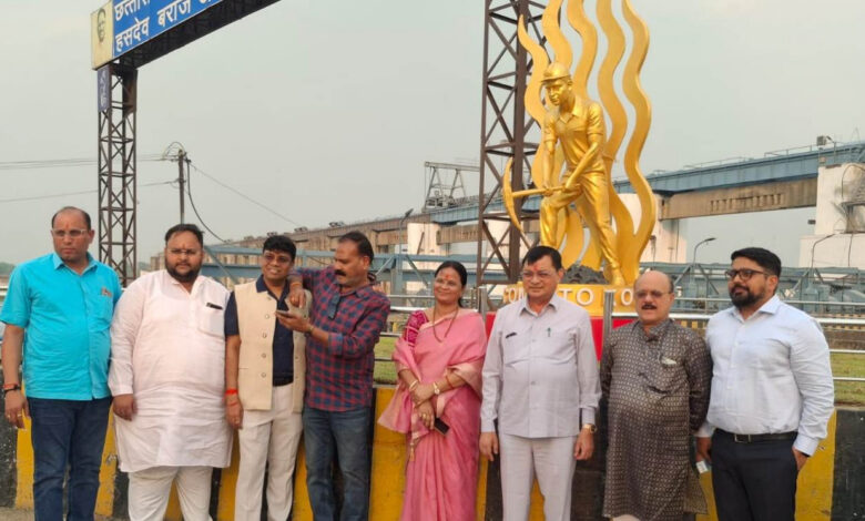 उद्योग मंत्री ने कोलमैन की प्रतिमा का किया अनावरण, मिनी गार्डन का लोकार्पण, सड़क डिवाईडर प्लांटेशन जनसेवा में हुआ समर्पित, कोरबा में शहर सौदंर्यीकरण को मिल रहा नित नया आयाम…..