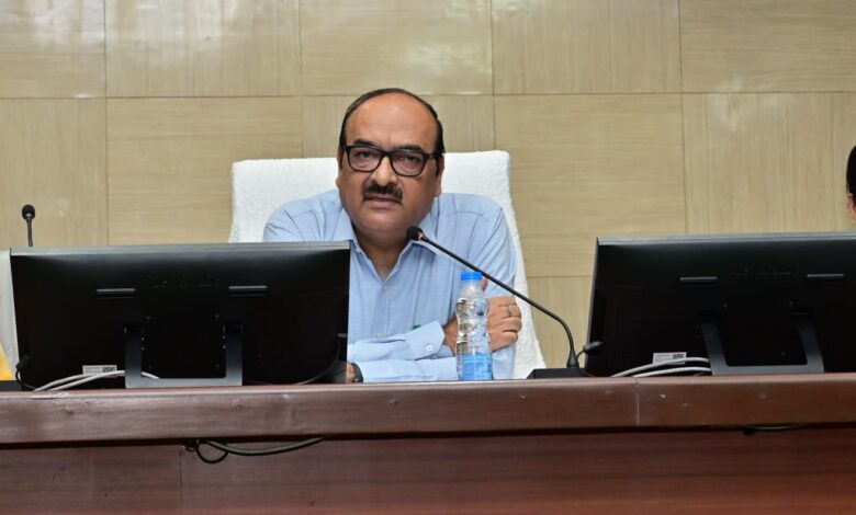 मुख्य सचिव विकास शील की अध्यक्षता में सम्पन्न हुई बस्तर में आजीविका विकास हेतु कार्यशाला… मुख्य सचिव विकास शील की अध्यक्षता में सम्पन्न हुई बस्तर में आजीविका विकास हेतु कार्यशाला…