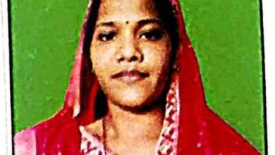 महतारी वंदन योजना की राशि से गीता मरावी ने खरीदी सिलाई मशीन: सिलाई कर प्रतिमाह कमा रही 03 हजार रूपए, बनी आत्मनिर्भर….