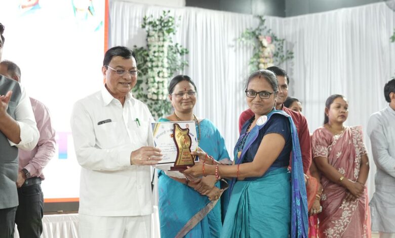 कैबिनेट मंत्री लखन लाल के मुख्य आतिथ्य में जिला स्तरीय महतारी वंदन सम्मेलन का हुआ आयोजन….