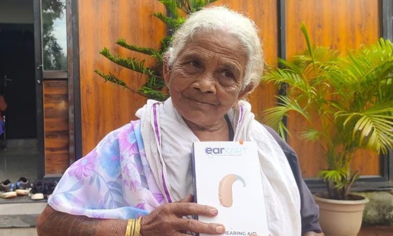 90 वर्षीय चाका बाई पुनः सुन सकती है जीवन की मधुर ध्वनि, मुख्यमंत्री कैंप कार्यालय में श्रवणदोष से पीड़ित चाका बाई को मिला श्रवण यंत्र- मुख्यमंत्री विष्णुदेव साय को दिया धन्यवाद….