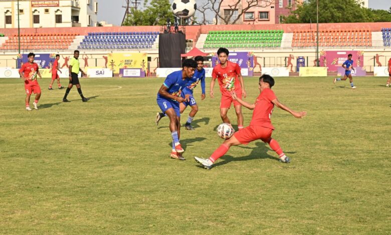 पुरुष फुटबॉल : छत्तीसगढ़ और पश्चिम बंगाल ने फाइनल में बनाई जगह, केंद्रीय खेल राज्य मंत्री ने खिलाड़ियों का किया उत्साहवर्धन… पुरुष फुटबॉल : छत्तीसगढ़ और पश्चिम बंगाल ने फाइनल में बनाई जगह, केंद्रीय खेल राज्य मंत्री ने खिलाड़ियों का किया उत्साहवर्धन…