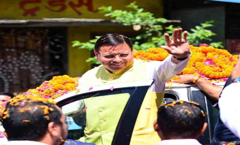 Uttarakhand News: सैनिक सम्मान समारोह में शामिल हुए CM धामी, वीर जवानों को दी श्रद्धांजलि और ‘सैनिक सुविधा केंद्र’ का किया उद्घाटन….