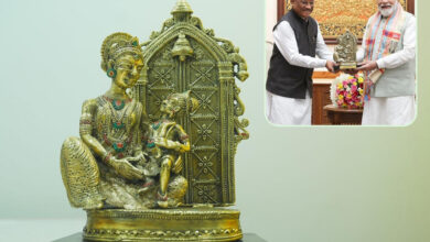 प्रभु श्रीराम के आदर्शों से प्रेरित छत्तीसगढ़ : मुख्यमंत्री साय ने प्रधानमंत्री नरेंद्र मोदी को बेल मेटल निर्मित ‘माता कौशल्या के राम’ कलाकृति की भेंट…..