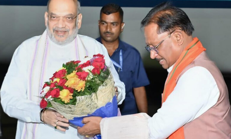 केंद्रीय गृह मंत्री अमित शाह पहुंचे रायपुर: मुख्यमंत्री विष्णुदेव साय ने किया आत्मीय स्वागत….