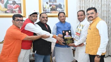 मुख्यमंत्री विष्णु देव साय से भारतीय रेडक्रास सोसायटी के पदाधिकारियों ने की सौजन्य भेंट…..