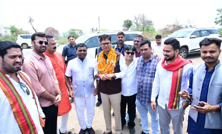 वित्त मंत्री ओपी चौधरी का कांकेर आगमन पर आत्मीय स्वागत…..