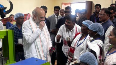 केंद्रीय गृहमंत्री अमित शाह ने चखा बस्तर की इमली का स्वाद बोले यहां की इमली का स्वाद खट्टा नहीं बल्कि मीठा…