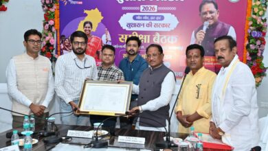 वनांचल के लोगों को बड़ी सौगात, धरमजयगढ़ के गंवरघुटरी में बनेगा 100 बिस्तरों का अत्याधुनिक बहुउद्देशीय अस्पताल, मुख्यमंत्री साय ने अजीम प्रेमजी फाउंडेशन को सौंपी भूमि आबंटन आदेश की प्रति….