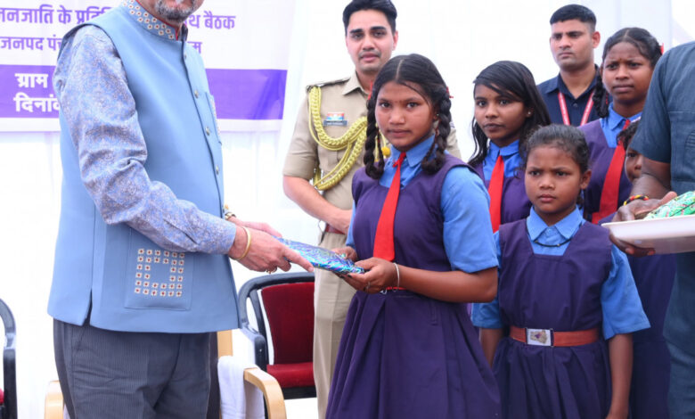 हर घर में पढ़ाई का एक कोना हो, तभी बच्चे आगे बढ़ेंगे- राज्यपाल रमेन डेका….
