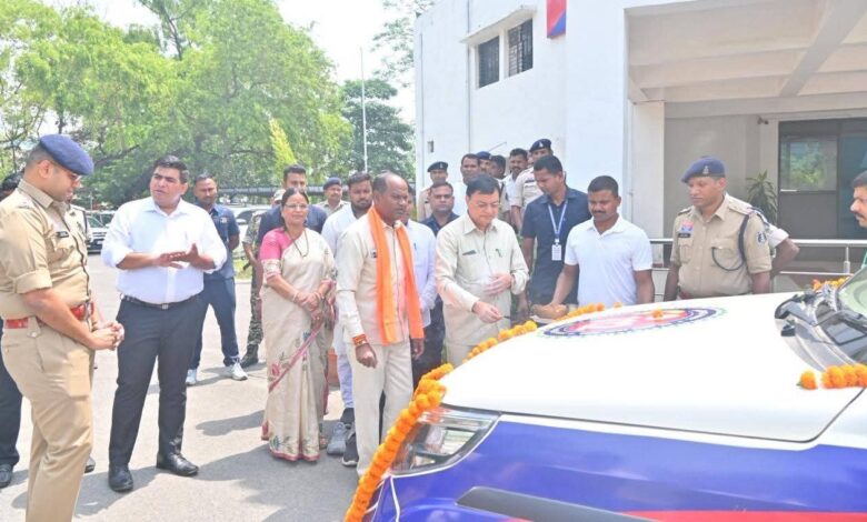 कोरबा जिले को मिली 22 नए डायल 112 वाहनों की सौगात, उद्योग मंत्री लखनलाल देवांगन ने दिखाई हरी झंडी, मिलेंगी आपातकालीन सेवाएँ…. कोरबा जिले को मिली 22 नए डायल 112 वाहनों की सौगात, उद्योग मंत्री लखनलाल देवांगन ने दिखाई हरी झंडी, मिलेंगी आपातकालीन सेवाएँ….