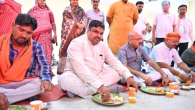 श्रमिक दिवस पर सेवा सदन में सामूहिक भोजन एवं संवाद कार्यक्रम आयोजित, मंत्री गजेन्द्र यादव ने बढ़ाया श्रमिकों का उत्साह…..