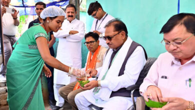 लखपति दीदी मंजू की संघर्षगाथा बनी आत्मनिर्भरता की प्रेरक मिसाल, मुख्यमंत्री विष्णुदेव साय ने लेमरू में मंजू बहन के स्टॉल पर चखा गुपचुप, आत्मीय संवाद में जानी सफलता की कहानी….. लखपति दीदी मंजू की संघर्षगाथा बनी आत्मनिर्भरता की प्रेरक मिसाल, मुख्यमंत्री विष्णुदेव साय ने लेमरू में मंजू बहन के स्टॉल पर चखा गुपचुप, आत्मीय संवाद में जानी सफलता की कहानी…..