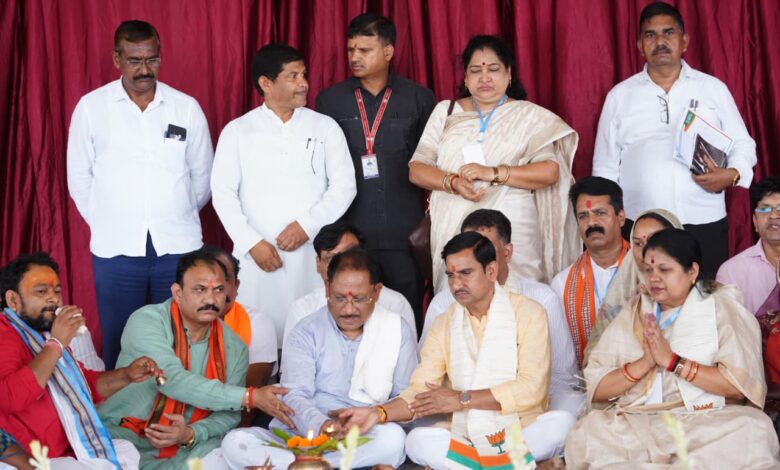 मुख्यमंत्री विष्णु देव साय ने जांजगीर-चांपा जिले में 295 करोड़ रुपये से अधिक के 341 विकास कार्यों का किया लोकार्पण एवं भूमिपूजन…. मुख्यमंत्री विष्णु देव साय ने जांजगीर-चांपा जिले में 295 करोड़ रुपये से अधिक के 341 विकास कार्यों का किया लोकार्पण एवं भूमिपूजन….