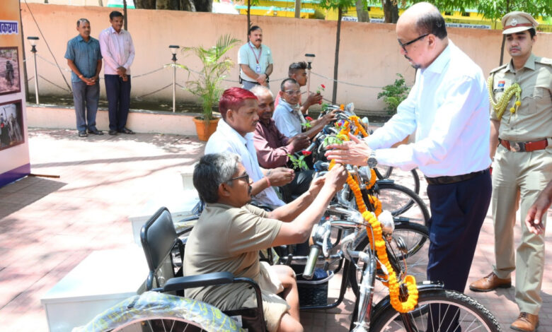 राज्यपाल रमेन डेका ने दिव्यांग पुनर्वास केंद्र माना कैंप का किया अवलोकन…..