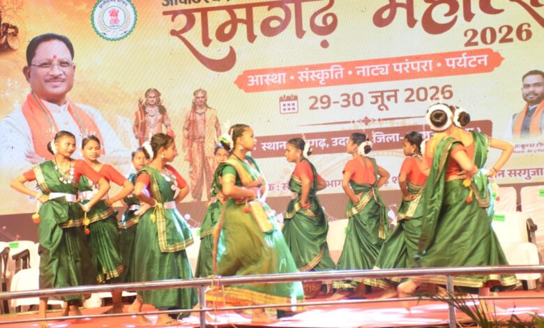 रामगढ़ महोत्सव में रामलीला, कवि सम्मेलन और ‘जटायु मोक्ष’ की प्रस्तुति ने बांधा समां….