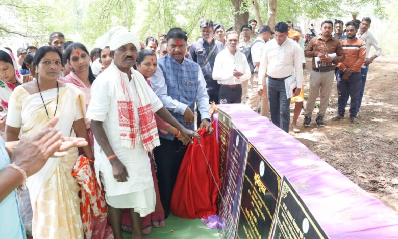 मर्दापाल अंचल को 4.06 करोड़ रूपए के विकास कार्यों की सौगात, वनमंत्री केदार कश्यप ने किया भूमिपूजन और लोकार्पण….. मर्दापाल अंचल को 4.06 करोड़ रूपए के विकास कार्यों की सौगात, वनमंत्री केदार कश्यप ने किया भूमिपूजन और लोकार्पण…..