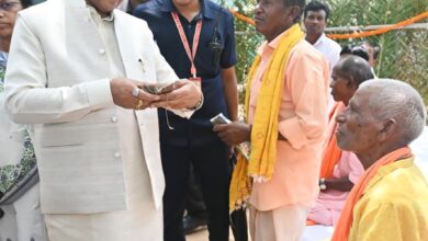 ’ज्ञान भारतम् अभियान के अंतर्गत बड़े कनेरा में मिलीं 150 वर्ष पुरानी दुर्लभ पांडुलिपियां’, ’मुख्यमंत्री विष्णु देव साय ने किया अवलोकन, कहा – प्राचीन ज्ञान परंपरा हमारी सांस्कृतिक अस्मिता की अमूल्य धरोहर’…..