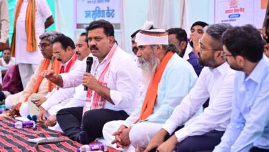 उप मुख्यमंत्री विजय शर्मा ने बोड़ागांव में ग्रामीणों के बीच चौपाल लगाकर किया संवाद, कहा- अगले ढाई महीने में प्रत्येक ग्रामीण का हो बैंक खाता……
