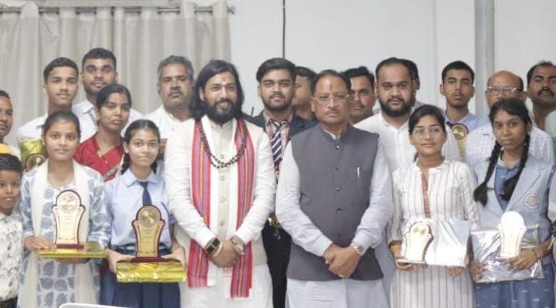 समर्पण, अनुशासन और निरंतर परिश्रम से हर लक्ष्य हासिल किया जा सकता है : मुख्यमंत्री विष्णुदेव साय…. समर्पण, अनुशासन और निरंतर परिश्रम से हर लक्ष्य हासिल किया जा सकता है : मुख्यमंत्री विष्णुदेव साय….