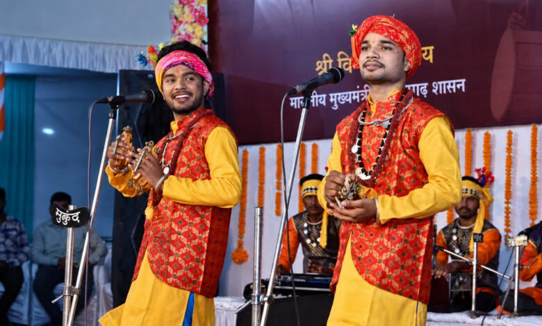 छत्तीसगढ़ की सांस्कृतिक विरासत को मिलेगा मंच, वार्षिक आयोजनों के लिए कलाकारों से आवेदन आमंत्रित… छत्तीसगढ़ की सांस्कृतिक विरासत को मिलेगा मंच, वार्षिक आयोजनों के लिए कलाकारों से आवेदन आमंत्रित…